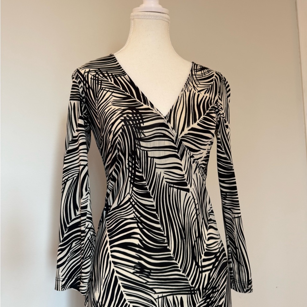 BCBGMaxAzria Black and White Long Sleeve Sheath Dress - Picture 3 of 5